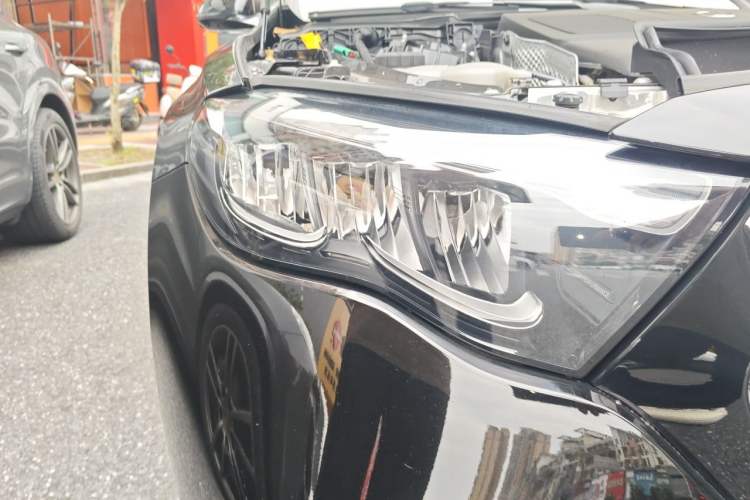 Used Mercedes-Benz E-Class New Energy 2024 E 350 e L Plug-in Hybrid Sedan Right Front Headlight