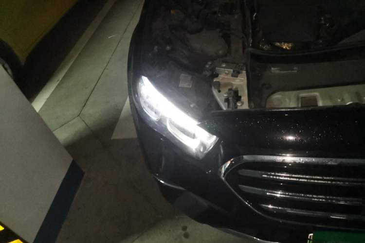 Used Mercedes-Benz E-Class New Energy 2024 E 350 e L Plug-in Hybrid Sedan Right Front Headlight