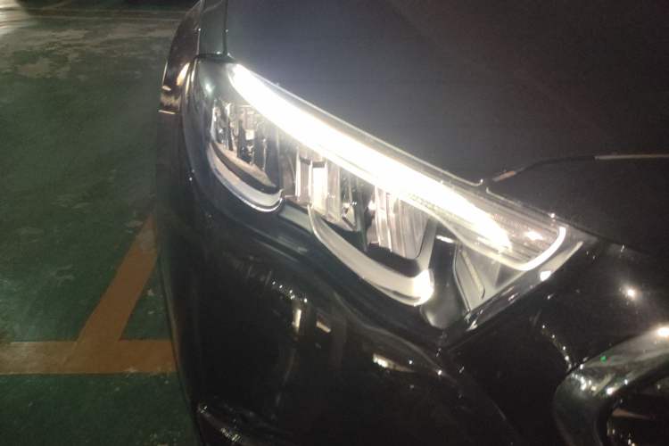 Used Mercedes-Benz E-Class New Energy 2024 E 350 e L Plug-in Hybrid Sedan Right Front Headlight