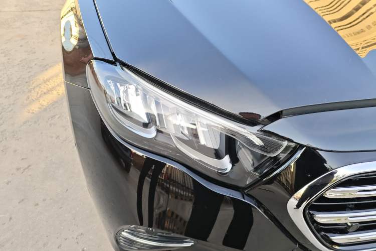 Used Mercedes-Benz E-Class New Energy 2024 E 350 e L Plug-in Hybrid Sedan Right Front Headlight