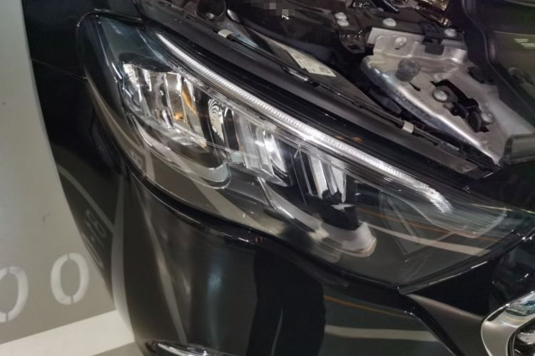 Used Mercedes-Benz E-Class New Energy 2024 E 350 e L Plug-in Hybrid Sedan Right Front Headlight