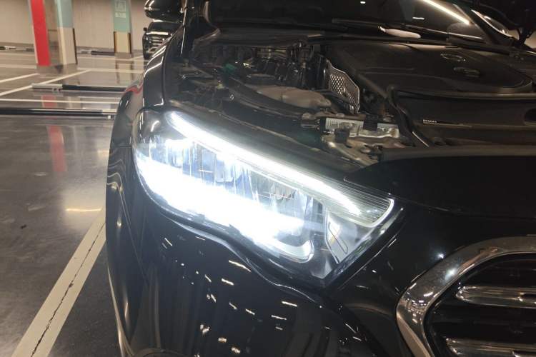 Used Mercedes-Benz E-Class New Energy 2024 E 350 e L Plug-in Hybrid Sedan Right Front Headlight