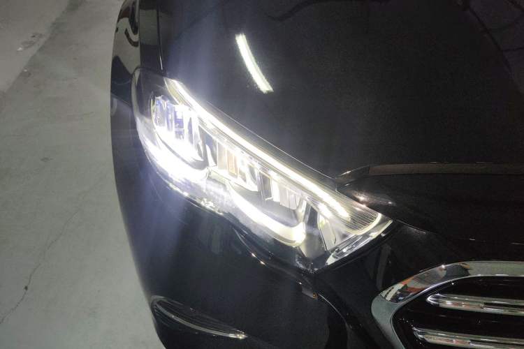 Used Mercedes-Benz E-Class New Energy 2024 E 350 e L Plug-in Hybrid Sedan Right Front Headlight