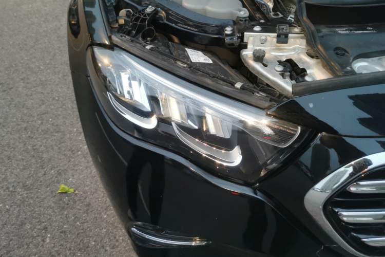 Used Mercedes-Benz E-Class New Energy 2024 E 350 e L Plug-in Hybrid Sedan Right Front Headlight