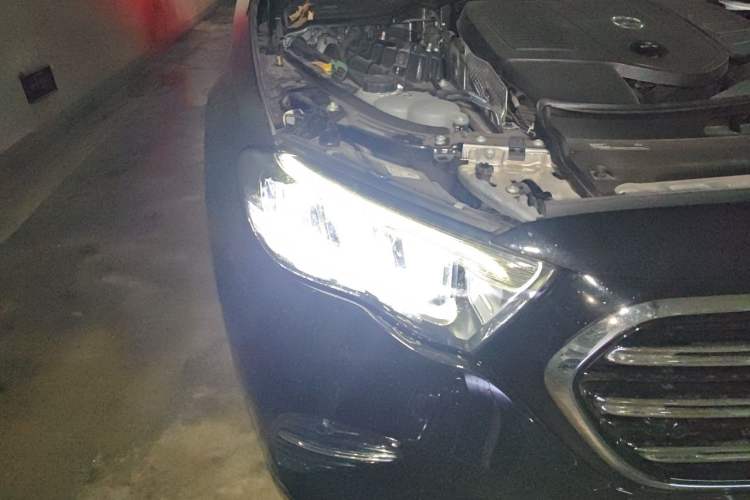 Used Mercedes-Benz E-Class New Energy 2024 E 350 e L Plug-in Hybrid Sedan Right Front Headlight
