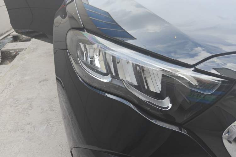 Used Mercedes-Benz E-Class New Energy 2024 E 350 e L Plug-in Hybrid Sports Sedan Right Front Headlight