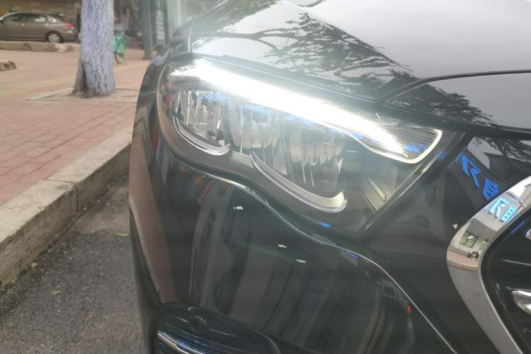 Used Mercedes-Benz E-Class New Energy 2024 E 350 e L Plug-in Hybrid Sedan Right Front Headlight