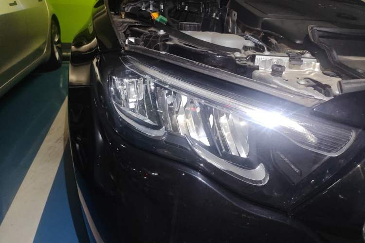 Used Mercedes-Benz E-Class New Energy 2024 E 350 e L Plug-in Hybrid Sedan Right Front Headlight