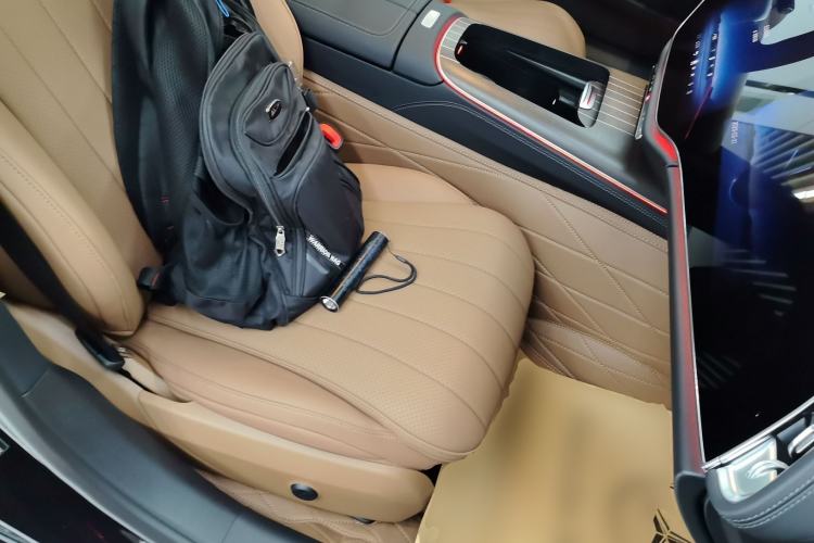 Used Mercedes-Benz E-Class New Energy 2024 E 350 e L Plug-in Hybrid Sedan Right Front Seat