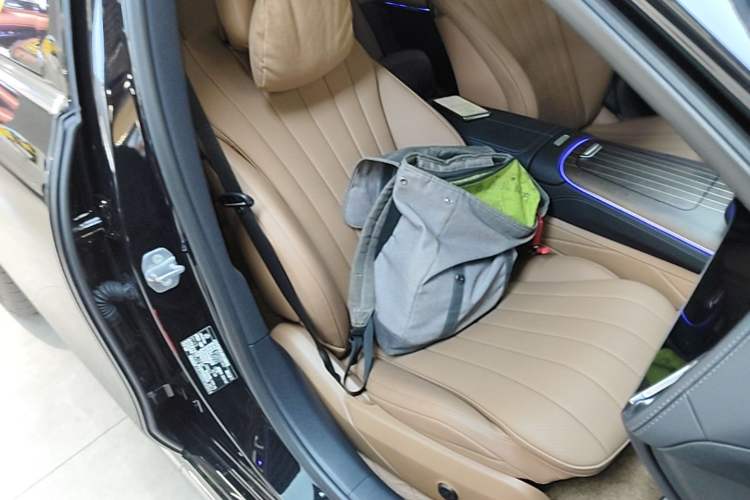 Used Mercedes-Benz E-Class New Energy 2024 E 350 e L Plug-in Hybrid Sedan Right Front Seat