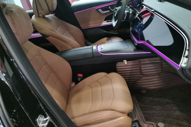 Used Mercedes-Benz E-Class New Energy 2024 E 350 e L Plug-in Hybrid Sports Sedan Right Front Seat