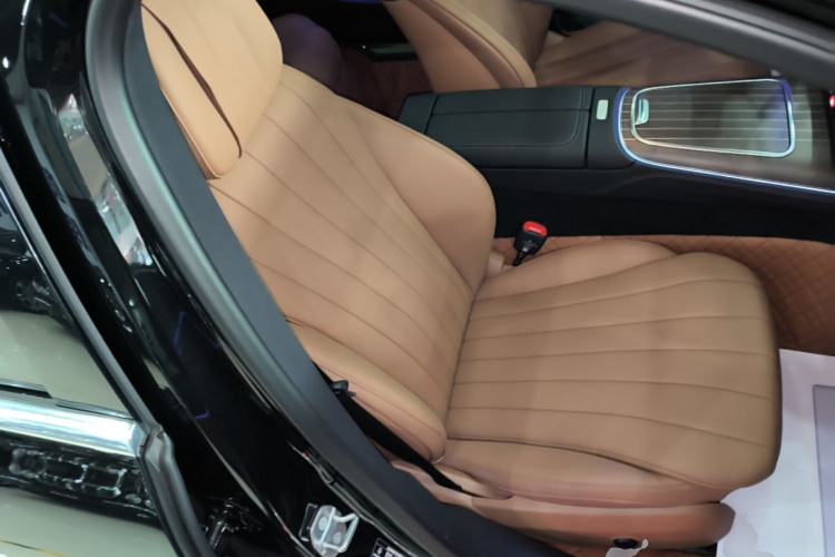 Used Mercedes-Benz E-Class New Energy 2024 E 350 e L Plug-in Hybrid Sedan Right Front Seat