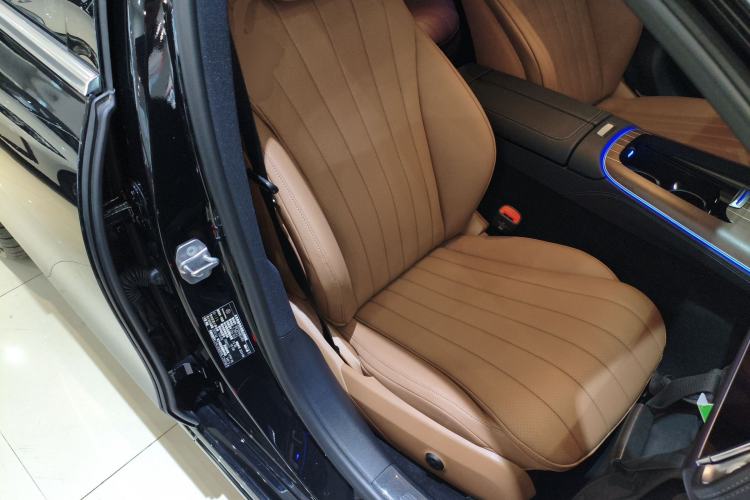 Used Mercedes-Benz E-Class New Energy 2024 E 350 e L Plug-in Hybrid Sedan Right Front Seat