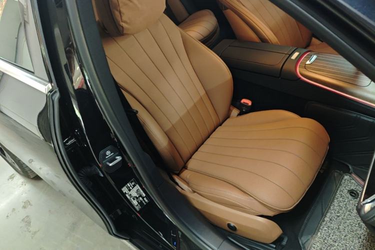Used Mercedes-Benz E-Class New Energy 2024 E 350 e L Plug-in Hybrid Sedan Right Front Seat