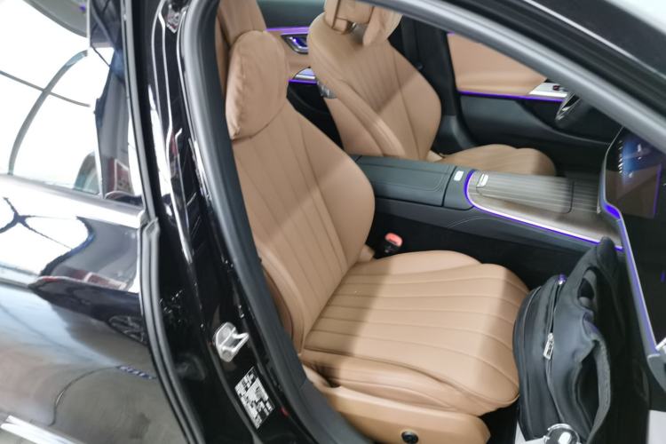Used Mercedes-Benz E-Class New Energy 2024 E 350 e L Plug-in Hybrid Sedan Right Front Seat