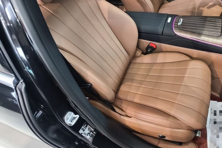 Used Mercedes-Benz E-Class New Energy 2024 E 350 e L Plug-in Hybrid Sedan Right Front Seat