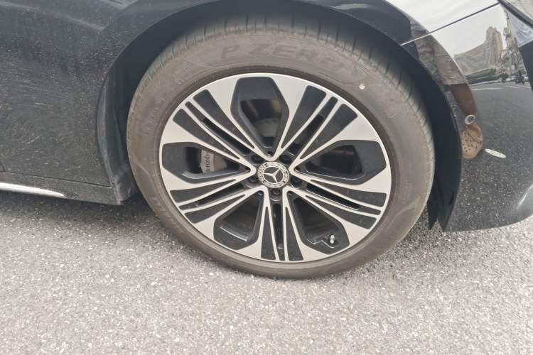 Used Mercedes-Benz E-Class New Energy 2024 E 350 e L Plug-in Hybrid Sedan Right Front Wheel Hub