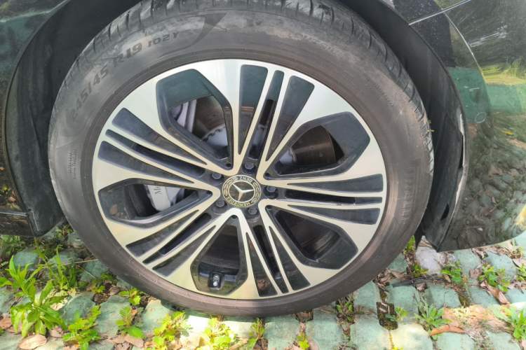 Used Mercedes-Benz E-Class New Energy 2024 E 350 e L Plug-in Hybrid Sedan Right Front Wheel Hub