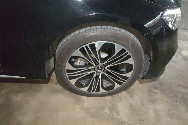 Used Mercedes-Benz E-Class New Energy 2024 E 350 e L Plug-in Hybrid Sedan Right Front Wheel Hub
