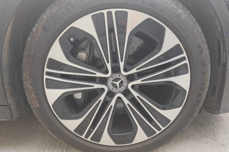Used Mercedes-Benz E-Class New Energy 2024 E 350 e L Plug-in Hybrid Sports Sedan Right Front Wheel Hub