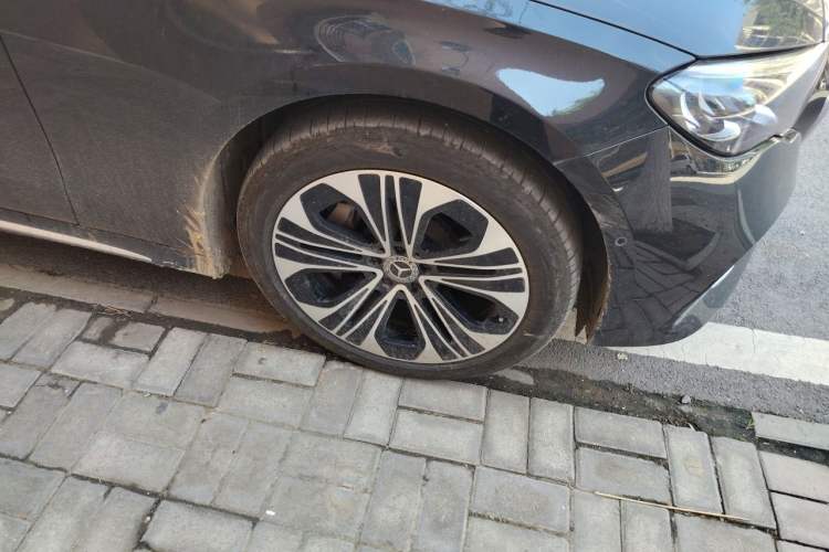 Used Mercedes-Benz E-Class New Energy 2024 E 350 e L Plug-in Hybrid Sedan Right Front Wheel Hub