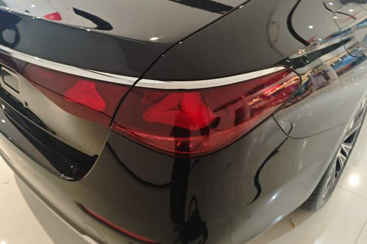 Used Mercedes-Benz E-Class New Energy 2024 E 350 e L Plug-in Hybrid Sedan Right Rear Taillight