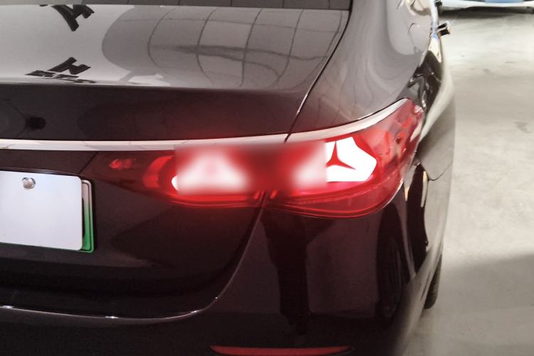 Used Mercedes-Benz E-Class New Energy 2024 E 350 e L Plug-in Hybrid Sedan Right Rear Taillight