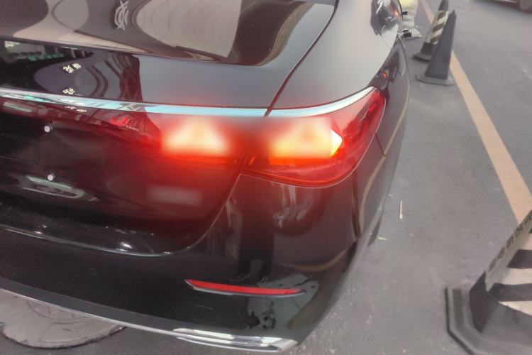 Used Mercedes-Benz E-Class New Energy 2024 E 350 e L Plug-in Hybrid Sedan Right Rear Taillight