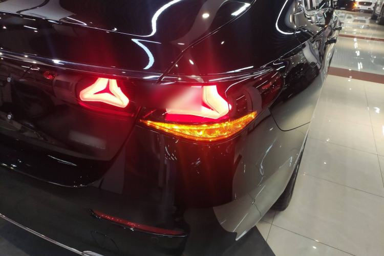 Used Mercedes-Benz E-Class New Energy 2024 E 350 e L Plug-in Hybrid Sedan Right Rear Taillight