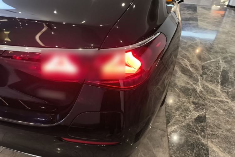 Used Mercedes-Benz E-Class New Energy 2024 E 350 e L Plug-in Hybrid Sedan Right Rear Taillight