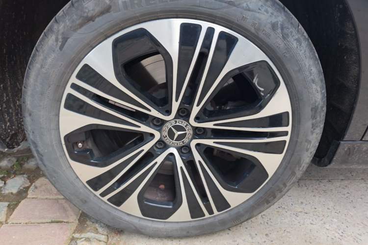 Used Mercedes-Benz E-Class New Energy 2024 E 350 e L Plug-in Hybrid Sedan Right Rear Wheel Hub