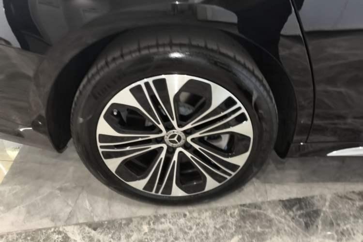 Used Mercedes-Benz E-Class New Energy 2024 E 350 e L Plug-in Hybrid Sedan Right Rear Wheel Hub