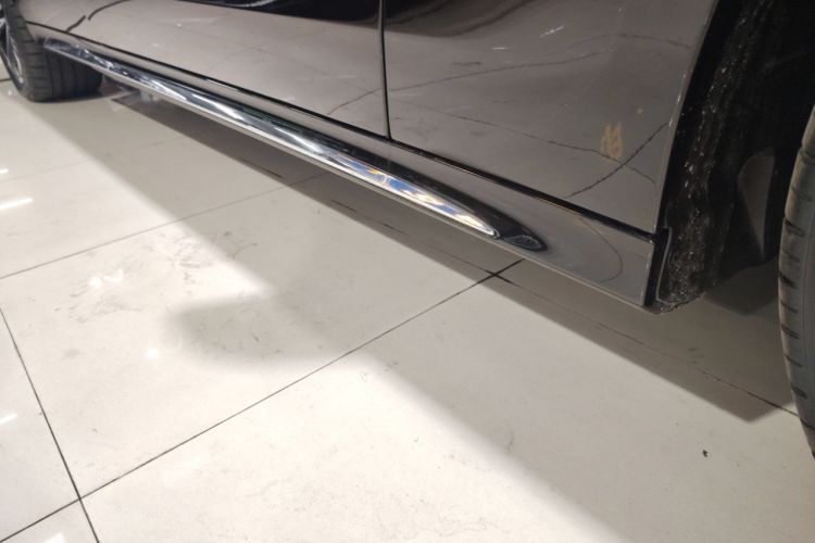 Used Mercedes-Benz E-Class New Energy 2024 E 350 e L Plug-in Hybrid Sedan Right Side Sill