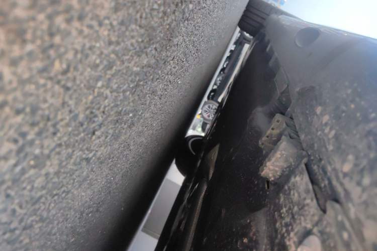 Used Mercedes-Benz E-Class New Energy 2024 E 350 e L Plug-in Hybrid Sedan Right Side Sill