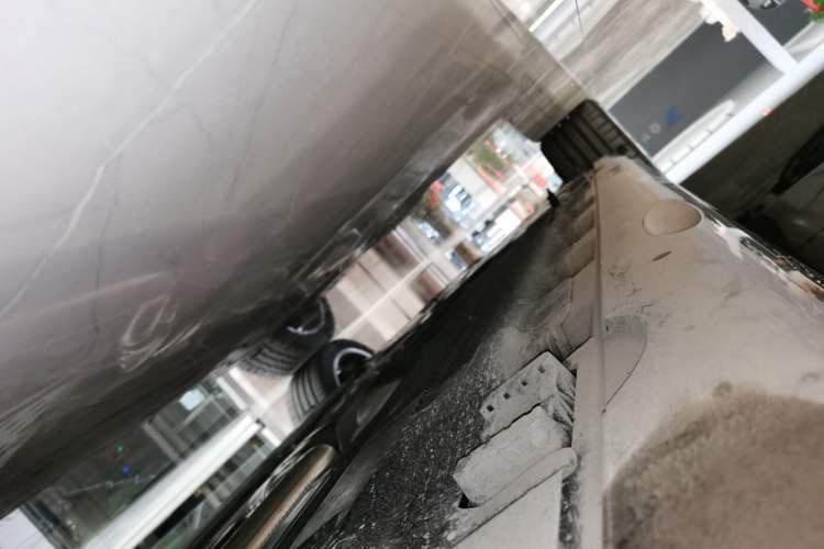 Used Mercedes-Benz E-Class New Energy 2024 E 350 e L Plug-in Hybrid Sports Sedan Right Side Sill