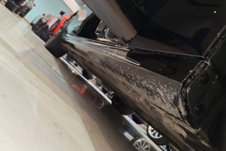 Used Mercedes-Benz E-Class New Energy 2024 E 350 e L Plug-in Hybrid Sedan Right Side Sill