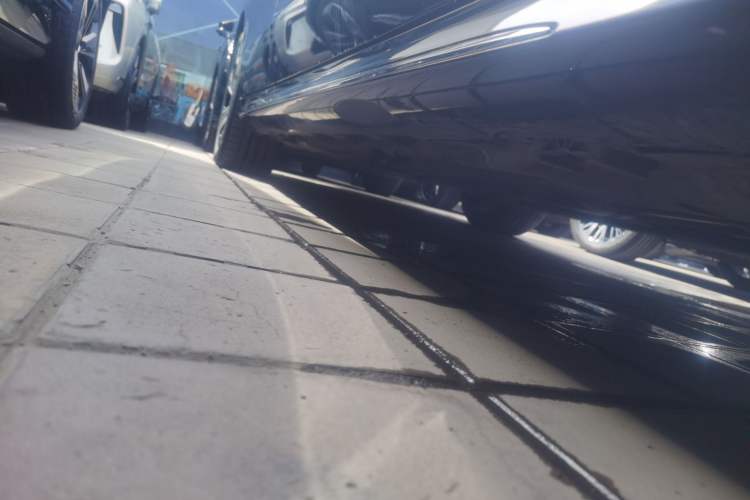 Used Mercedes-Benz E-Class New Energy 2024 E 350 e L Plug-in Hybrid Sedan Right Side Sill