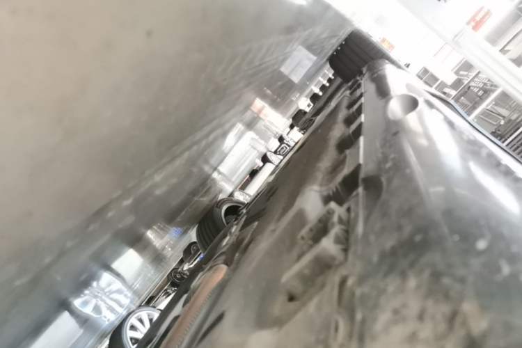 Used Mercedes-Benz E-Class New Energy 2024 E 350 e L Plug-in Hybrid Sedan Right Side Sill