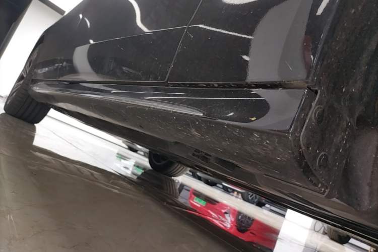 Used Mercedes-Benz E-Class New Energy 2024 E 350 e L Plug-in Hybrid Sedan Right Side Sill