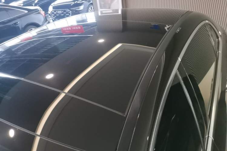 Used Mercedes-Benz E-Class New Energy 2024 E 350 e L Plug-in Hybrid Sedan Roof