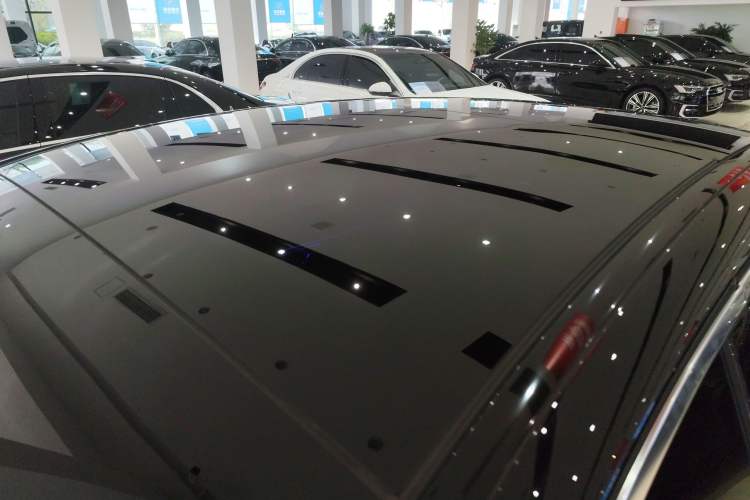 Used Mercedes-Benz E-Class New Energy 2024 E 350 e L Plug-in Hybrid Sedan Roof