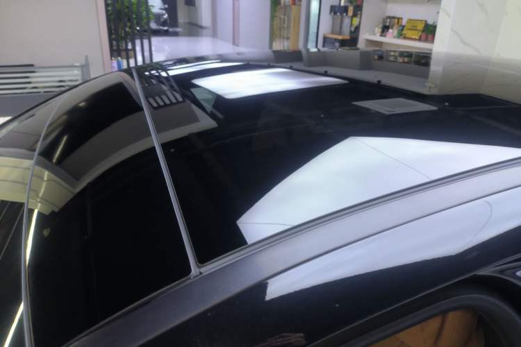 Used Mercedes-Benz E-Class New Energy 2024 E 350 e L Plug-in Hybrid Sedan Roof