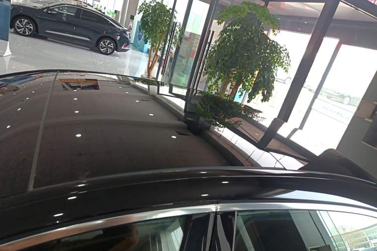 Used Mercedes-Benz E-Class New Energy 2024 E 350 e L Plug-in Hybrid Sedan Roof
