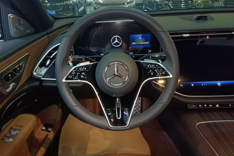 Used Mercedes-Benz E-Class New Energy 2024 E 350 e L Plug-in Hybrid Sedan Steering Wheel
