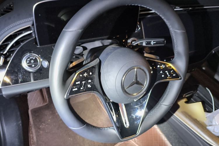 Used Mercedes-Benz E-Class New Energy 2024 E 350 e L Plug-in Hybrid Sedan Steering Wheel