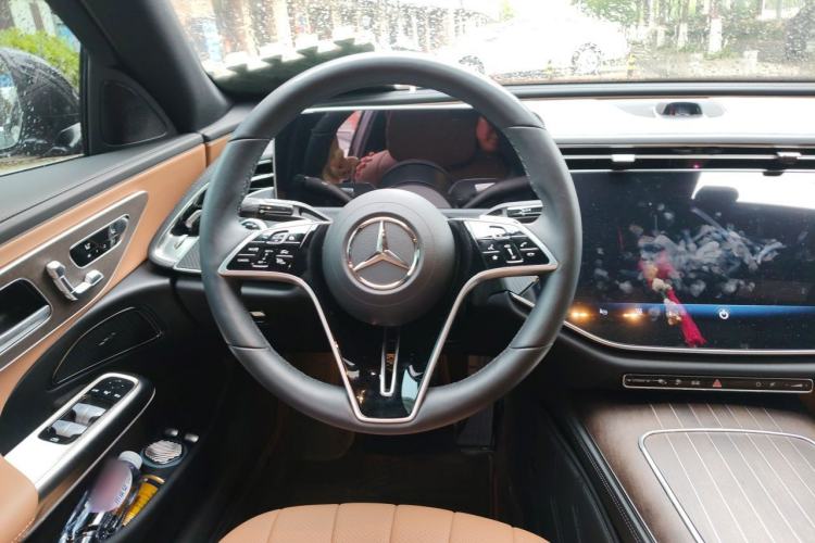 Used Mercedes-Benz E-Class New Energy 2024 E 350 e L Plug-in Hybrid Sedan Steering Wheel