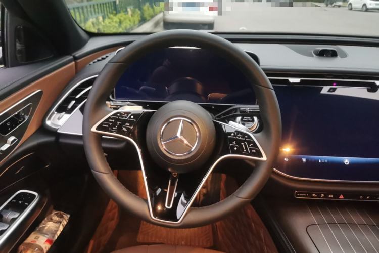Used Mercedes-Benz E-Class New Energy 2024 E 350 e L Plug-in Hybrid Sedan Steering Wheel