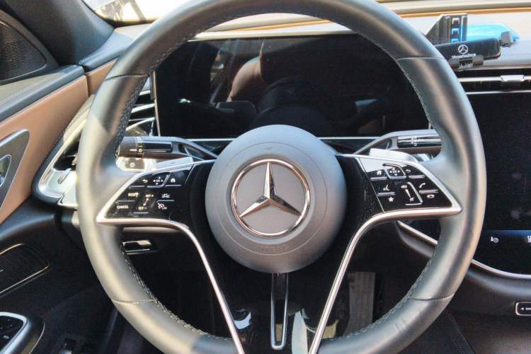 Used Mercedes-Benz E-Class New Energy 2024 E 350 e L Plug-in Hybrid Sedan Steering Wheel