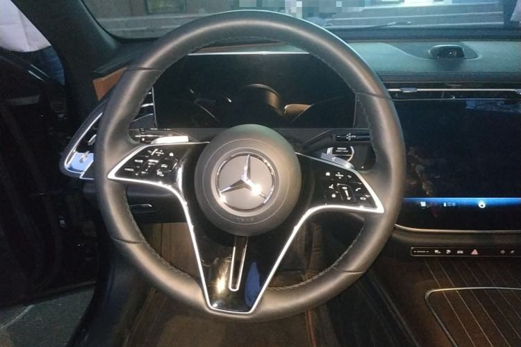 Used Mercedes-Benz E-Class New Energy 2024 E 350 e L Plug-in Hybrid Sedan Steering Wheel