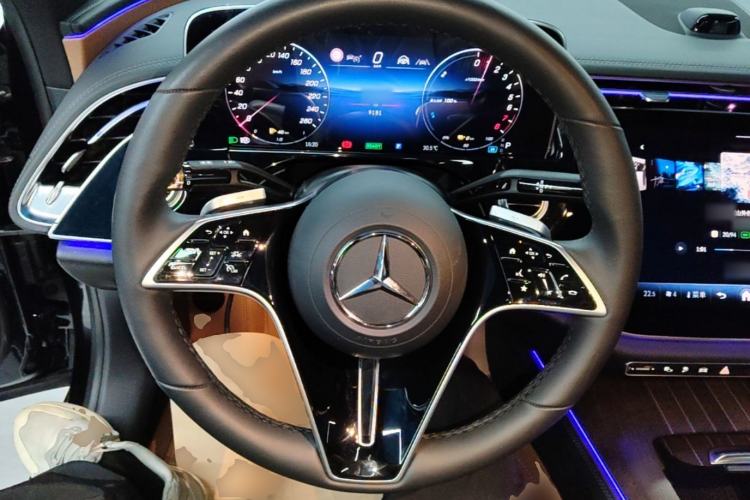 Used Mercedes-Benz E-Class New Energy 2024 E 350 e L Plug-in Hybrid Sedan Steering Wheel